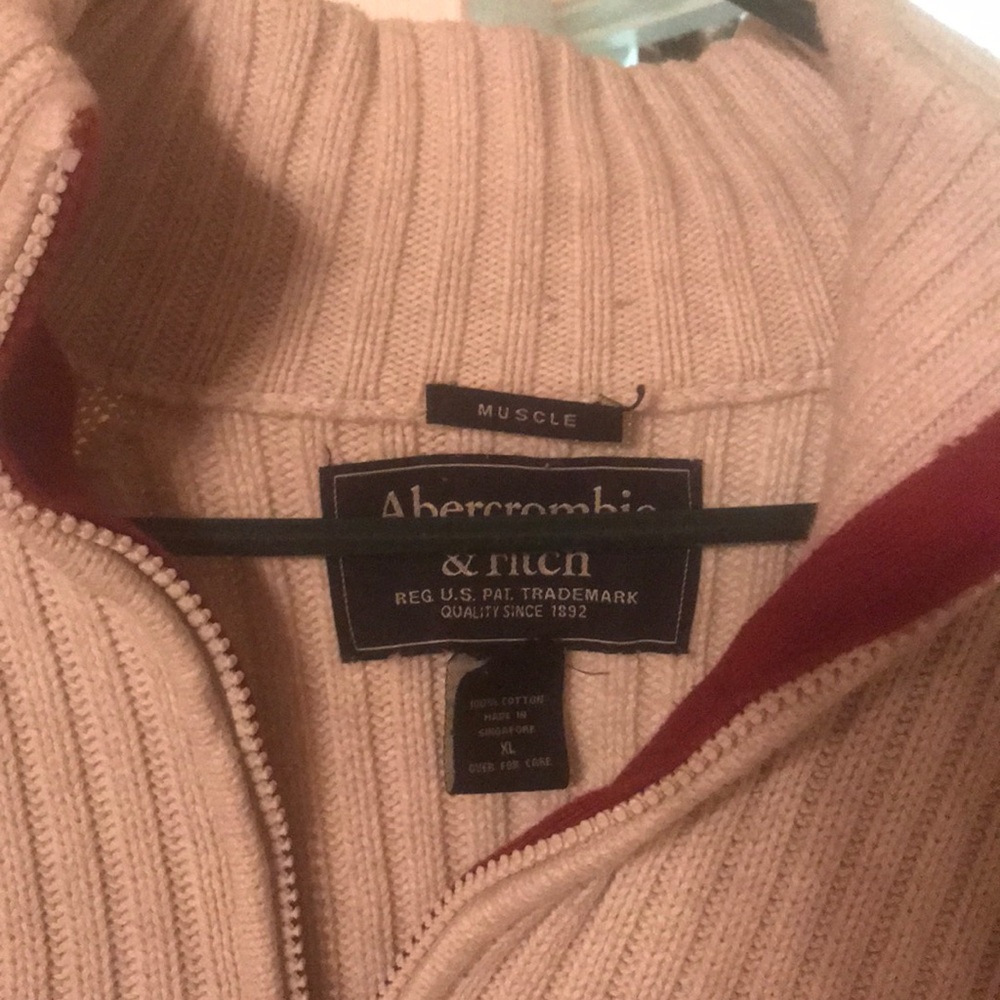 Abercrombie & Fitch sweater